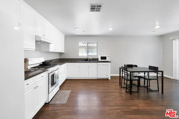3643 Garnet Ln photo 5